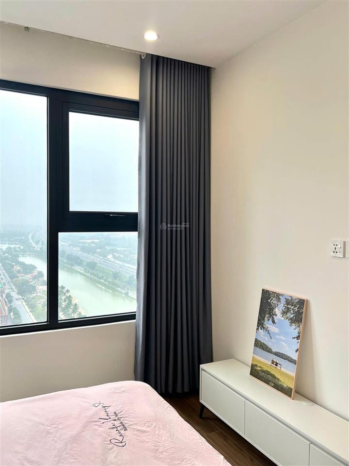 Tòa zr2 căn 2pn full đồ điện tử giá 11tr/tháng