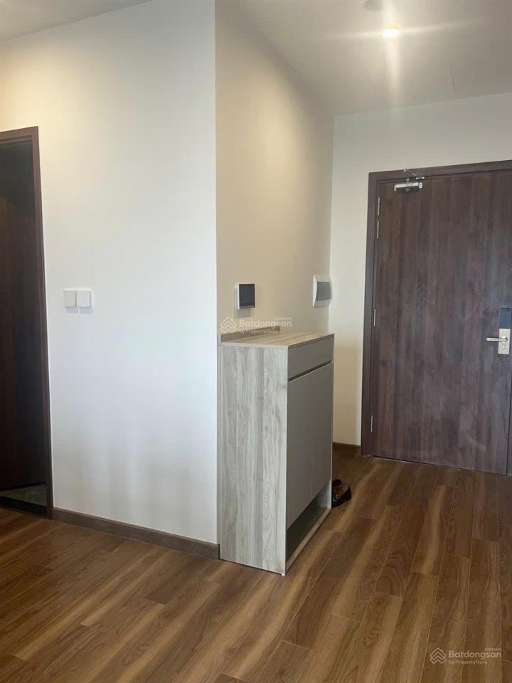 Tòa zr1 căn 2pn full đồ điện tử giá 10tr/tháng