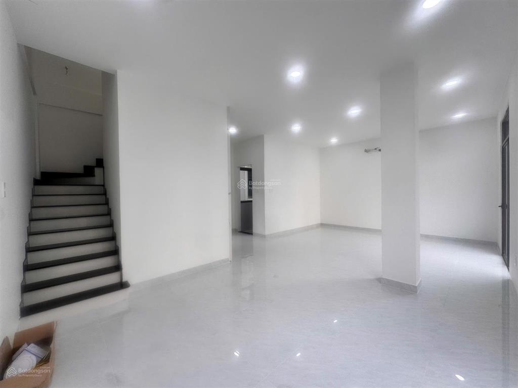 Chính chủ cho thuê nhà liền kề vhgp, căn m411 96m2