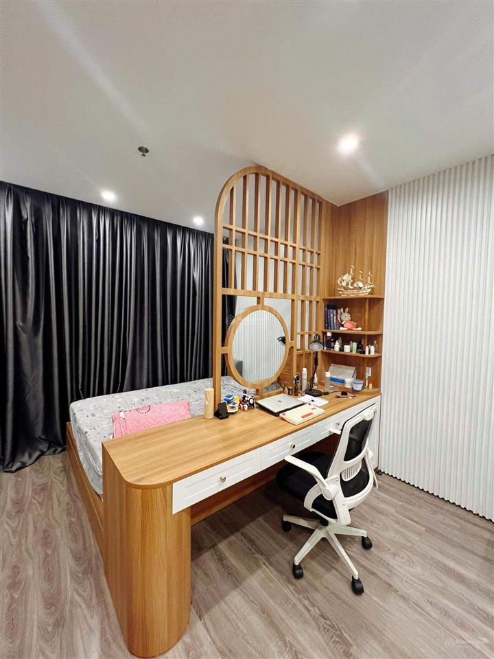 Thuê căn studio rộng  full đẹp  miễn phí dịch vụ hàng tháng  pk s1.03