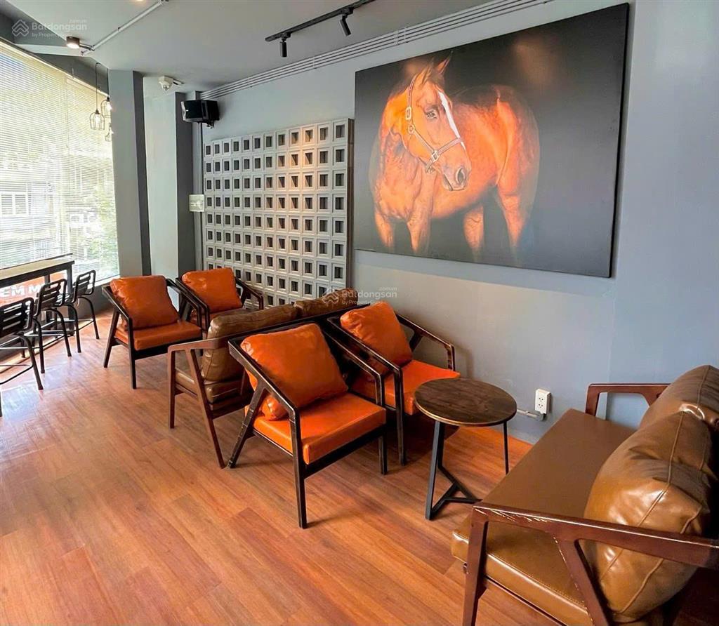 Khan hiếm  bán nhà góc 2 mặt tiền hoàng diệu, quận 4  (5,5x17m)  4 tầng  hđt 125 tr/th  31 tỷ