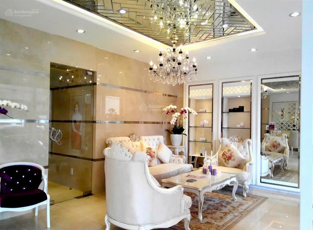 Gà đẻ trứng vàng! bán tòa nhà mặt tiền phan xích long (10,5 x 19m)  5 tầng  hđt 250 tr/th  56 tỷ