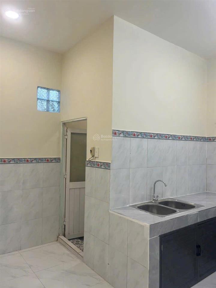 Giá hời khu vực nhỉnh 2.9 tỷ sổ hồng riêng hoàn công 3 phòng ngủ. phòng ngủ trệt nhà ở ngay