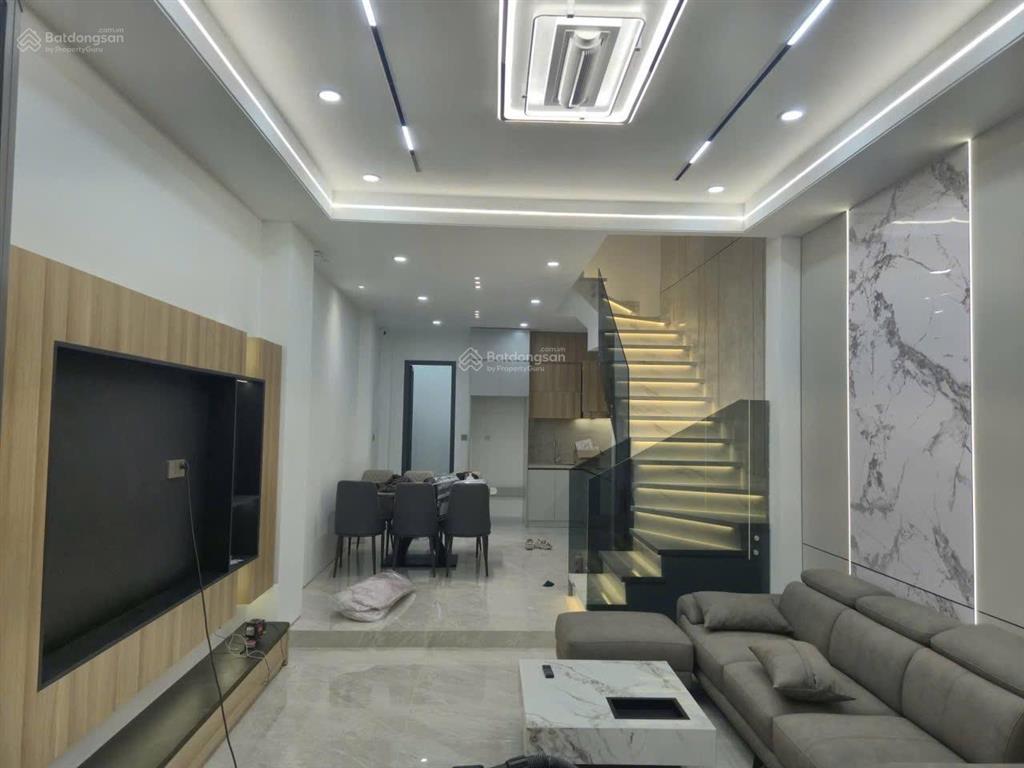 Lê đức thọ, gò vấp gara ô tô, nhà 3 tầng chỉ 8 tỷ! dt 412m 48m 1 trệt, 2 lầu, sân
