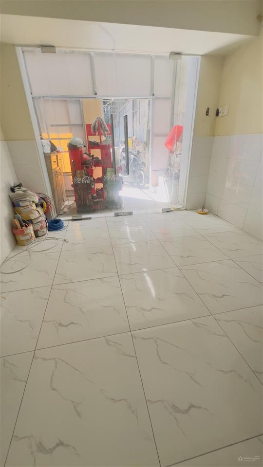 Mặt tiền kinh doanh xe tải tránh nhau, đậu xe ngay trong sân! quận 12 sát vách gò vấp