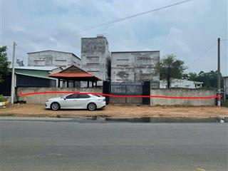 Chính chủ kẹt tiền cần bán gấp lô đất có sẵn nhà yến 20x38m đường dh 710, dầu tiếng, hcm