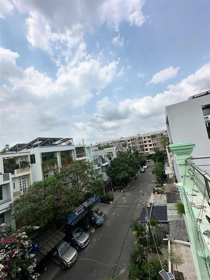 Gia đình định cư nước ngoài cần bán nhà 3 tầng 4x25m mt dc7, tân phú, hcm.