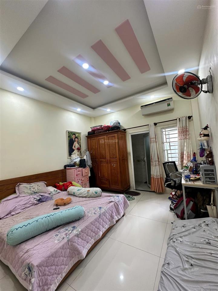 Gia đình định cư nước ngoài cần bán nhà 3 tầng 4x25m mt dc7, tân phú, hcm.