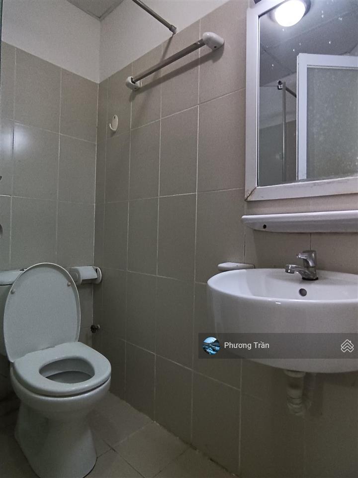 Chính chủ cần bán ehome 3, căn 2 phòng ngủ block b2, block ngay hồ bơi, tầng 8, hướng nam