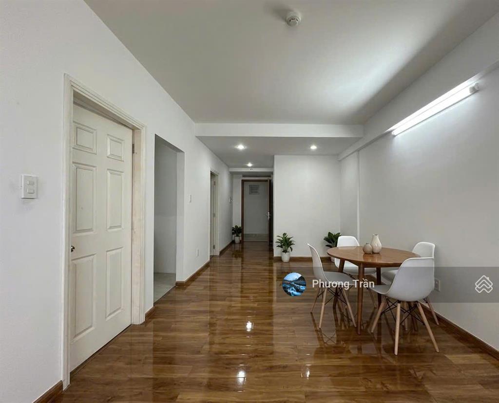 Căn 2pn, 2wc chính chủ ehome 3 64m2, giá 2tỷ820, có sổ hồng riêng, nội thất cơ bản