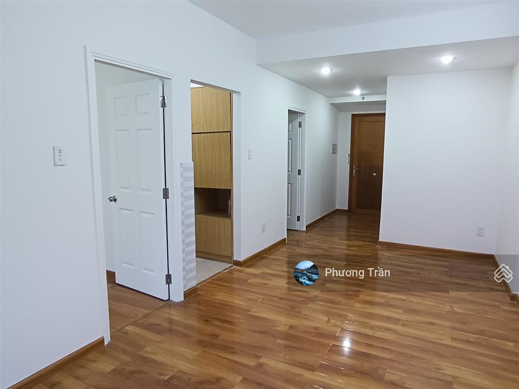 Căn 2pn, 2wc chính chủ ehome 3 64m2, giá 2tỷ820, có sổ hồng riêng, nội thất cơ bản