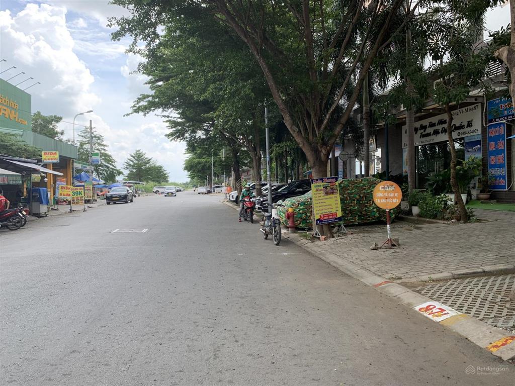 Chính chủ bán shophouse ehome 3 mặt tiền đường 20m giá 6,5 tỷ