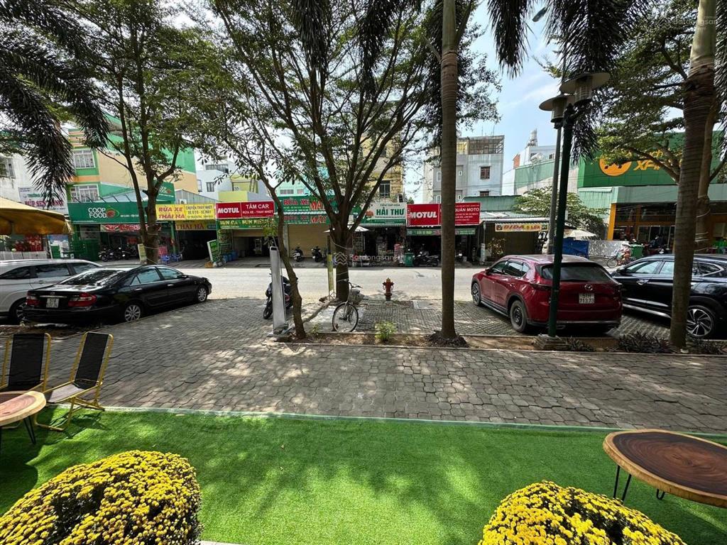 Chính chủ bán shophouse ehome 3 mặt tiền đường 20m giá 6,5 tỷ
