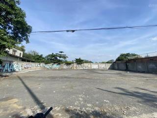 Cho thuê lô đất vàng góc 2mt trung tâm saigon q. 1, (dt 50m x 55m = 2500m2)