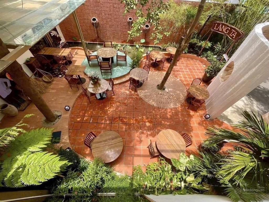 Cho thuê biệt thự quận 3 (dt 15x30m sân vườn)