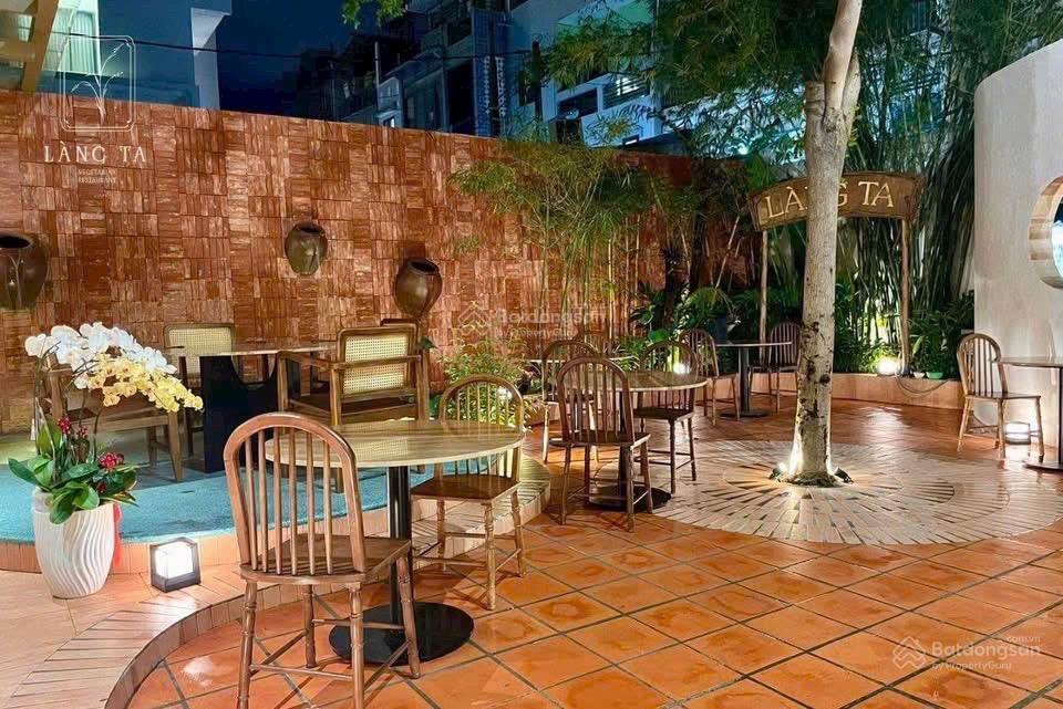 Cho thuê biệt thự quận 3 (dt 15x30m sân vườn)
