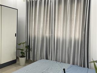 Cho thuê phòng đầy đủ nội thất cao cấp sách vali vào ở gần ga ngầm bến thành