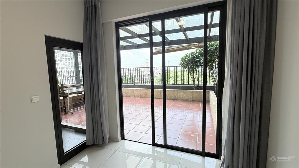 Căn hộ sân vườn lớn nhất dự án  3pn, 2wc cộng thêm 53m2 sân vườn.