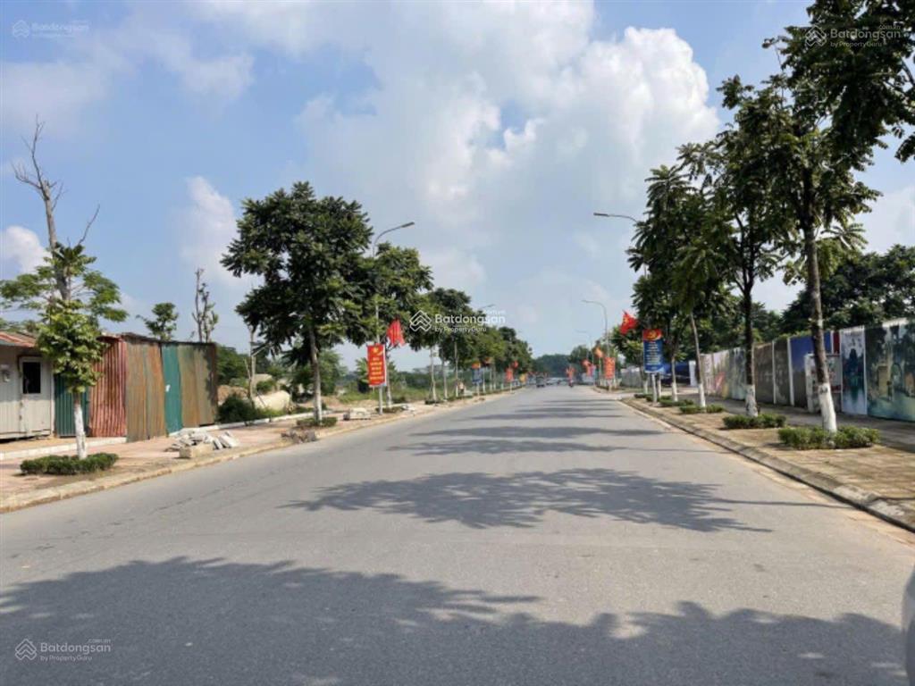 Bán đất đấu giá tt5a  2 phường long biên, diện tích 90,4m2 đường 13m  chính chủ bán