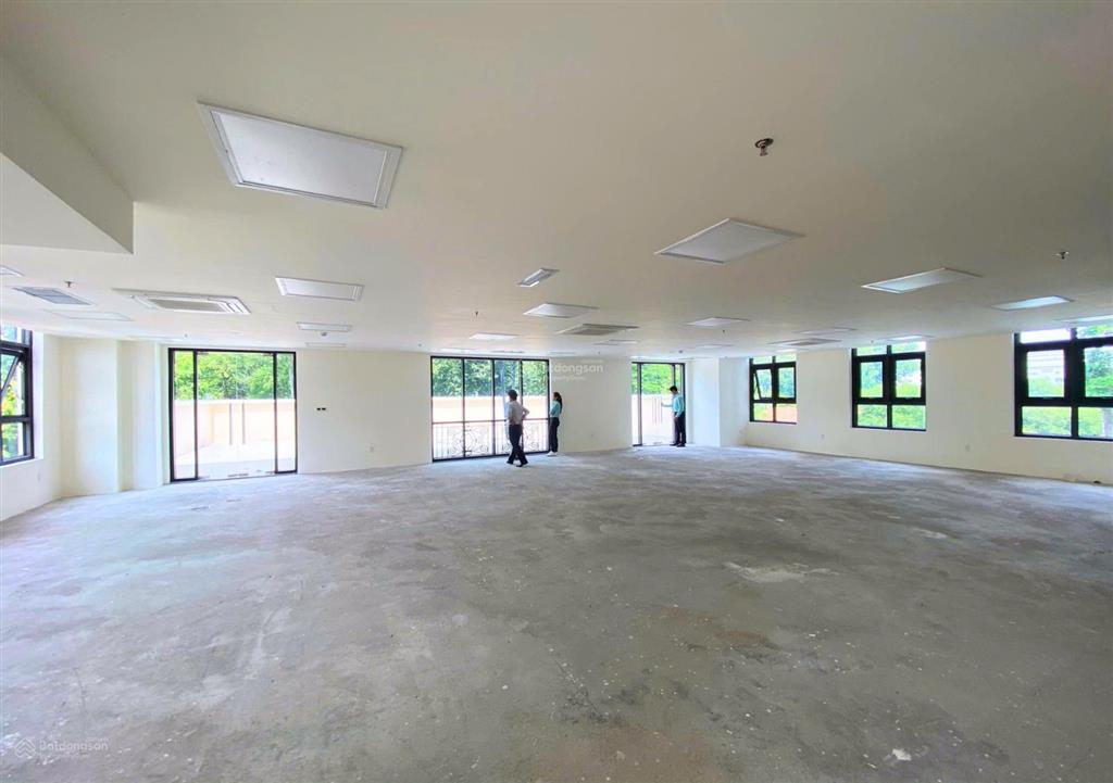 Building cho thuê mt út tịch, phường 4. dt 18x17m. hầm  7 tầng. dtsd 1.400m2. đầy đủ hệ thống
