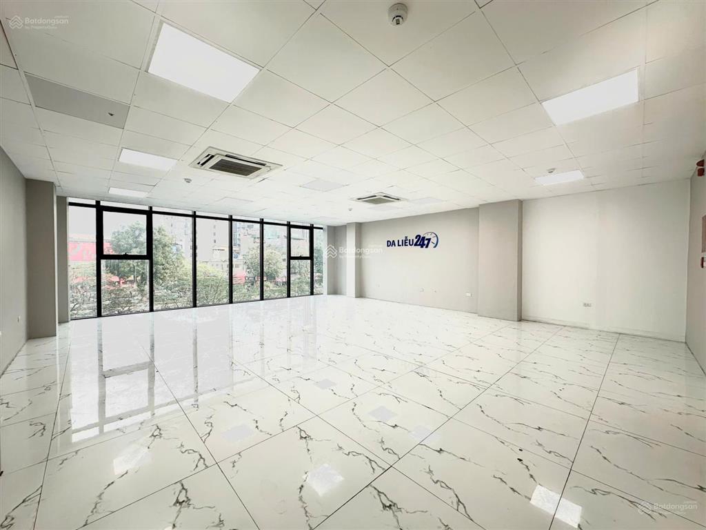Cho thuê tòa nhà hẻm vip hồ văn huê, phường 9. dt 8x20m. hầm  5 tầng. sàn trống suốt.