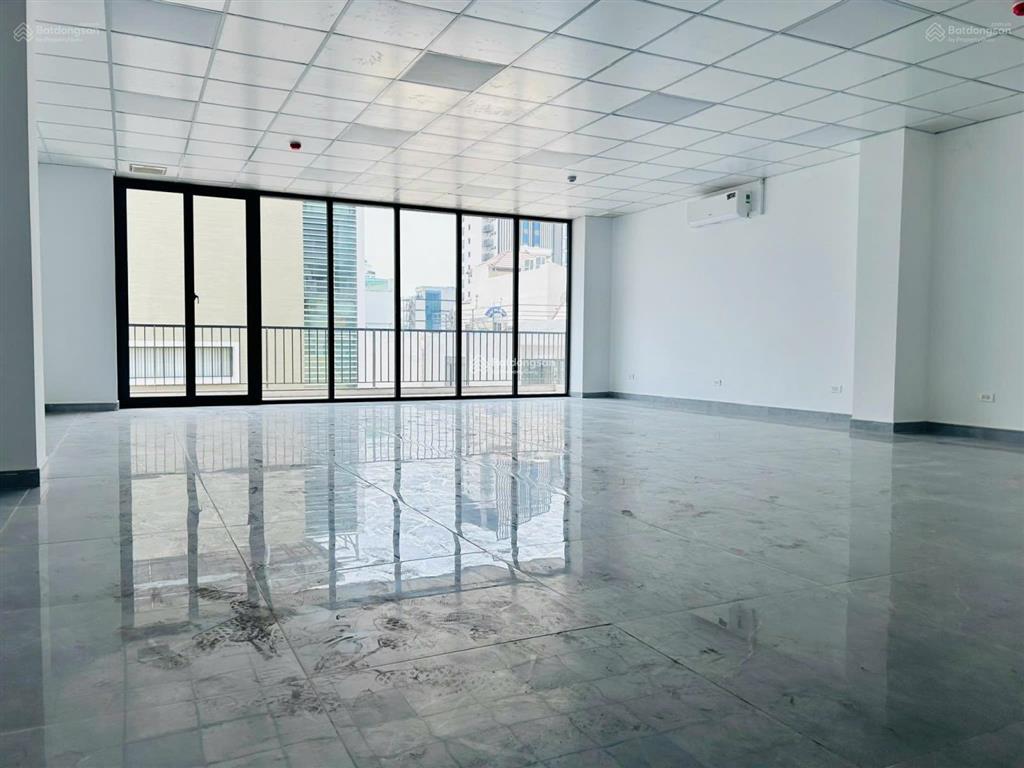 Tòa nhà cho thuê đường lam sơn, phường 2. dt 7,2x20m. hầm  6 tầng. pccc, sàn trống suốt.