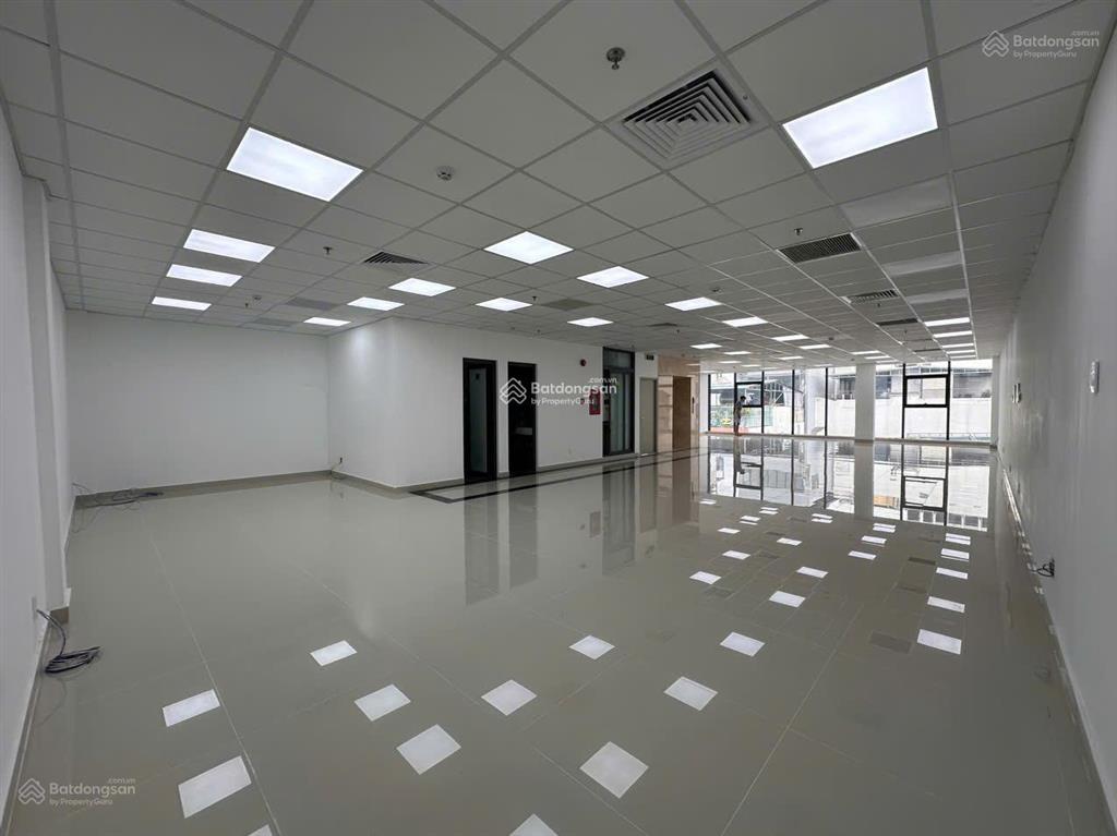 Building cho thuê mt trường sơn(tân bình cũ). dt 9x25m. 2 hầm 7 tầng. pccc đạt chuẩn