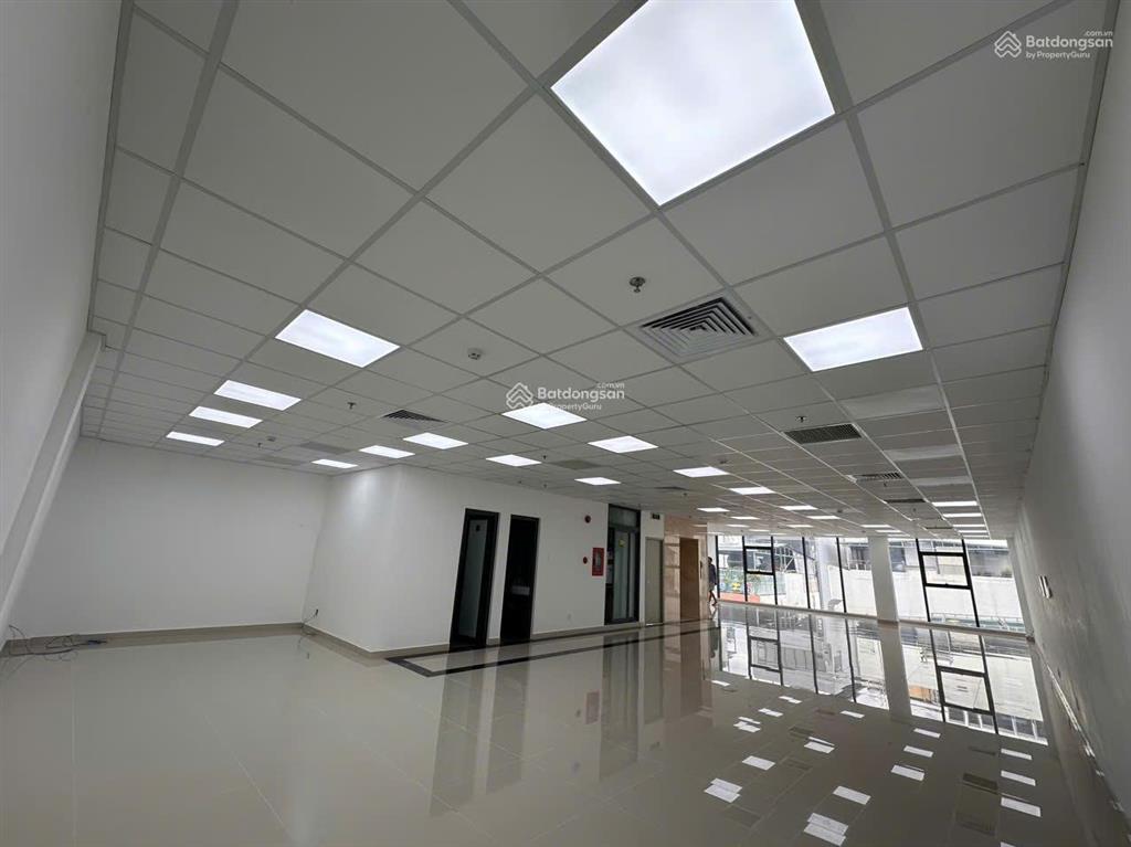 Building cho thuê mt trường sơn(tân bình cũ). dt 9x25m. 2 hầm 7 tầng. pccc đạt chuẩn