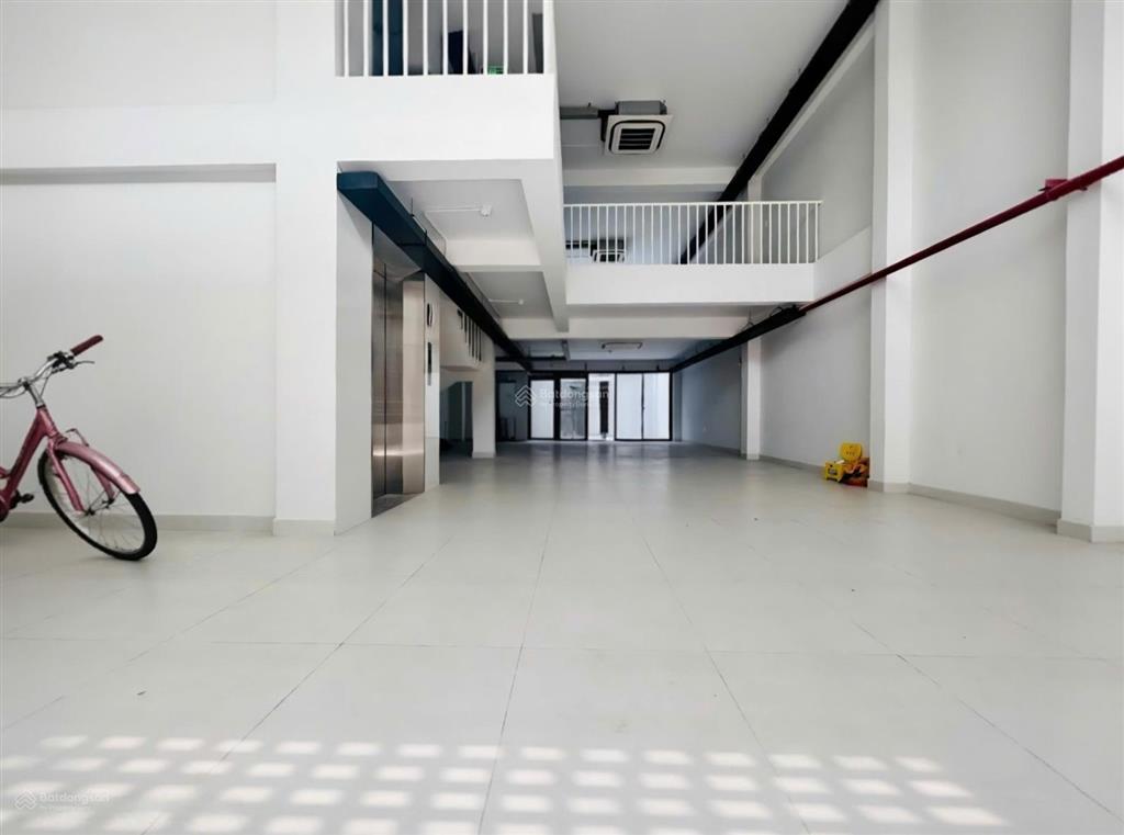 Cho thuê nhà mt lê trung nghĩa, khu vip k300 (tân bình). dt 8x23m. 6 tầng. thang máy. sàn suốt