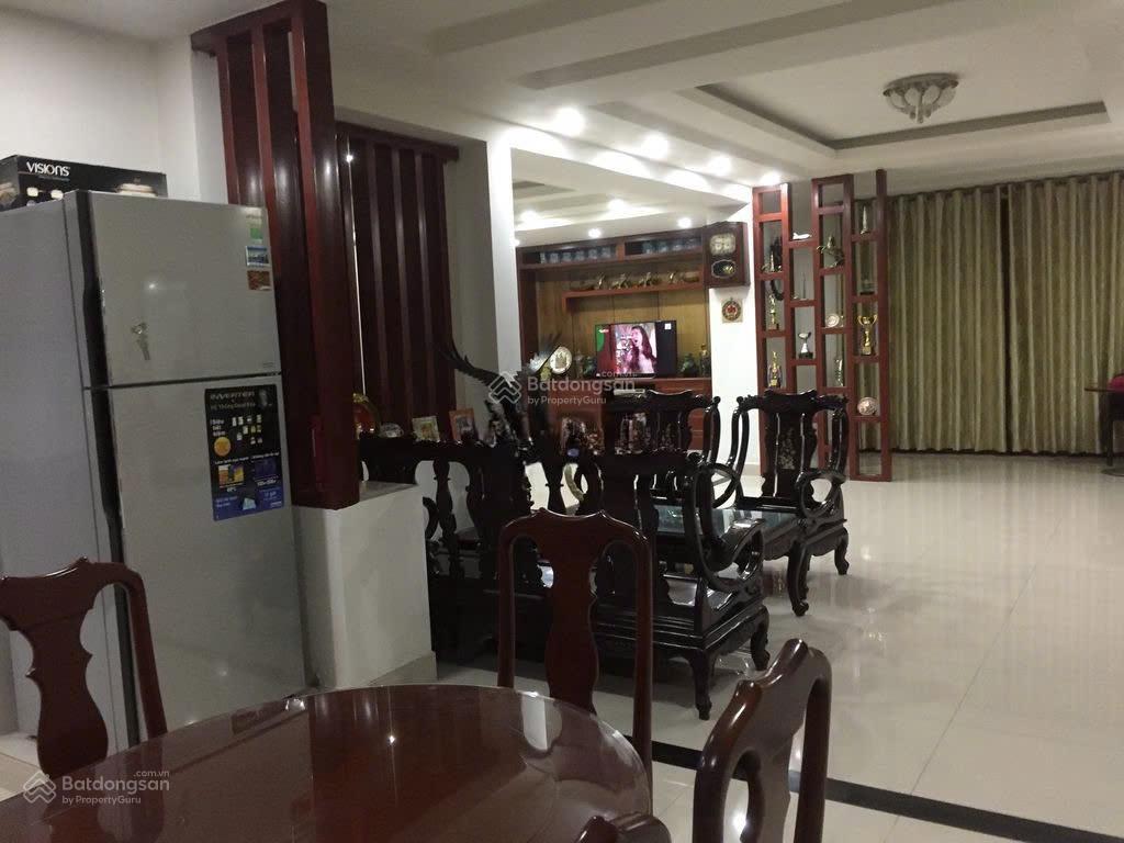 Cho thuê biệt thự đường bàu cát 1, phường tân bình (tân bình cũ). dt 10x18m. trệt 3 lầu. nhà mới