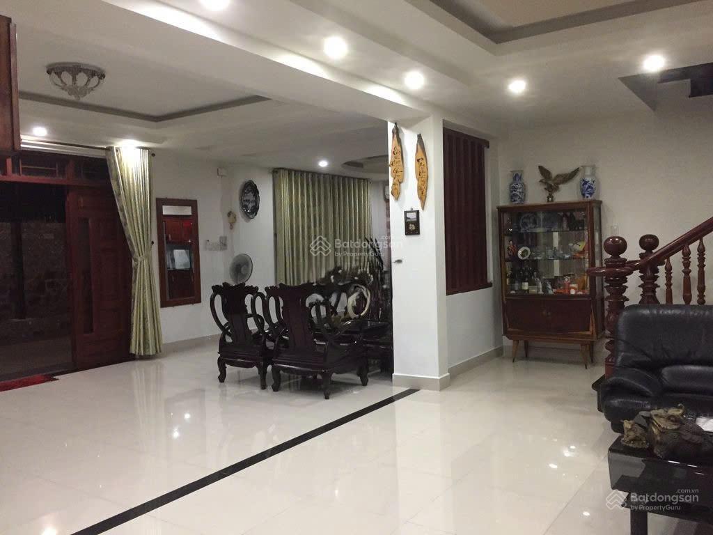 Cho thuê biệt thự đường bàu cát 1, phường tân bình (tân bình cũ). dt 10x18m. trệt 3 lầu. nhà mới