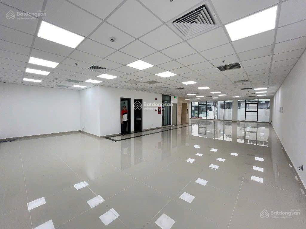 Building đường đặng văn ngữ, p. phú nhuận. dt 10,5x22m. hầm  6 tầng. pccc chuẩn. sàn suốt.