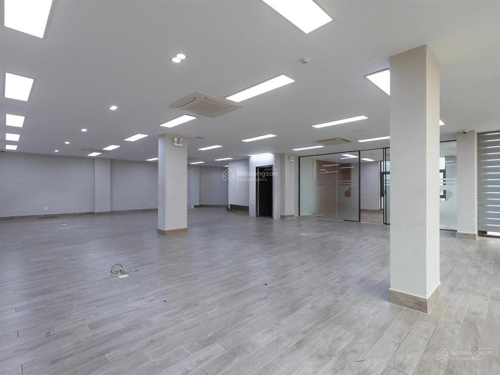 Cho thuê building mt nguyễn văn trỗi, p. cầu kiệu. ngang 11m. dtsd 1.400m2. 2 hầm  7 tầng