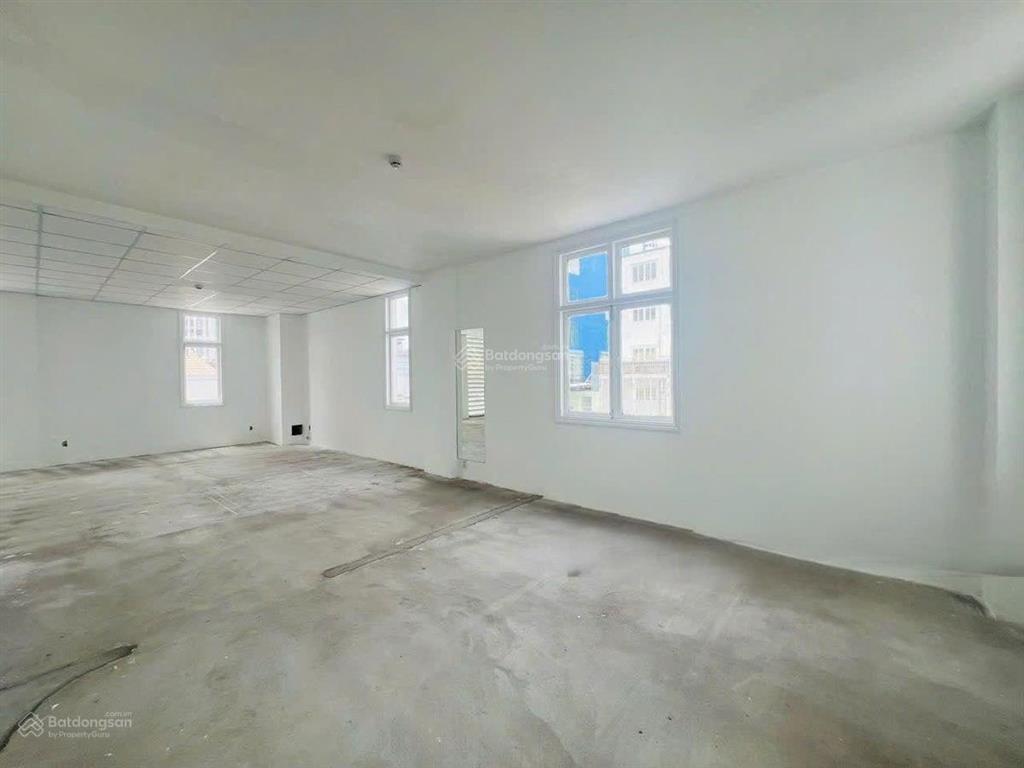 Cho thuê building mt hoảng diệu, p. phú nhuận. ngang 20m. dtsd 1.260m2. 7 tầng nổi. pccc chuẩn