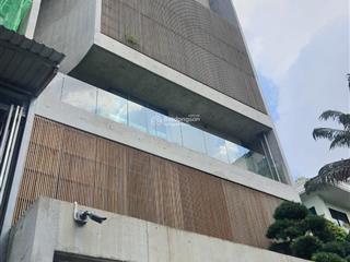 Cho thuê nguyên căn đường huỳnh văn bánh, p. phú nhuận. dt 9x20m. 1 trệt  5 lầu. thang máy.