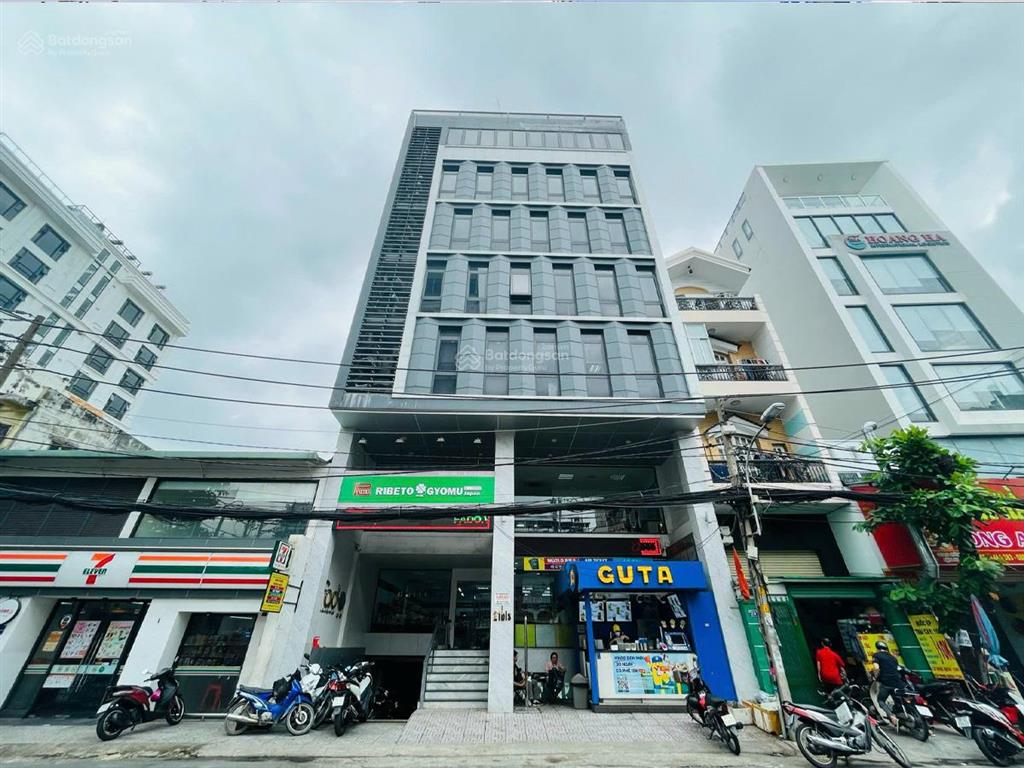 Tòa nhà cho thuê mt hậu giang, ngay sân bay. dt 11x19m. hầm  7 tầng. pccc đạt chuẩn