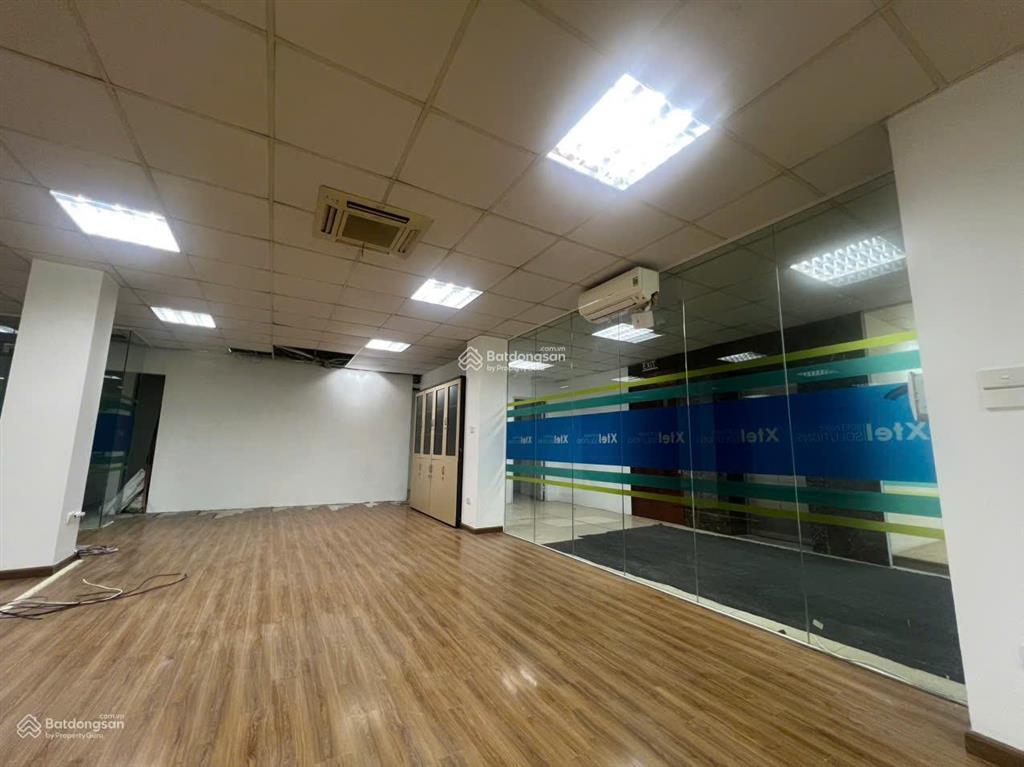 Tòa nhà cho thuê mt hậu giang, ngay sân bay. dt 11x19m. hầm  7 tầng. pccc đạt chuẩn