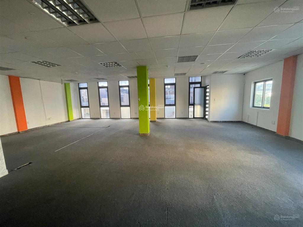 Tòa nhà cho thuê mt hậu giang, ngay sân bay. dt 11x19m. hầm  7 tầng. pccc đạt chuẩn