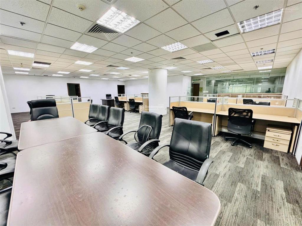 Cho thuê tòa nhà mt phan bá phiến khu vip k300. dt 10x18m. hầm  trệt  lửng  4 lầu. pccc chuẩn