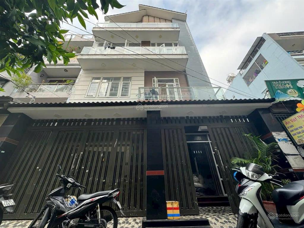 Cho thuê biệt thự đường hoàn hoa thám ngay ga t3 mới. dt 10x20m. trệt 3 lầu. nội thất cơ bản