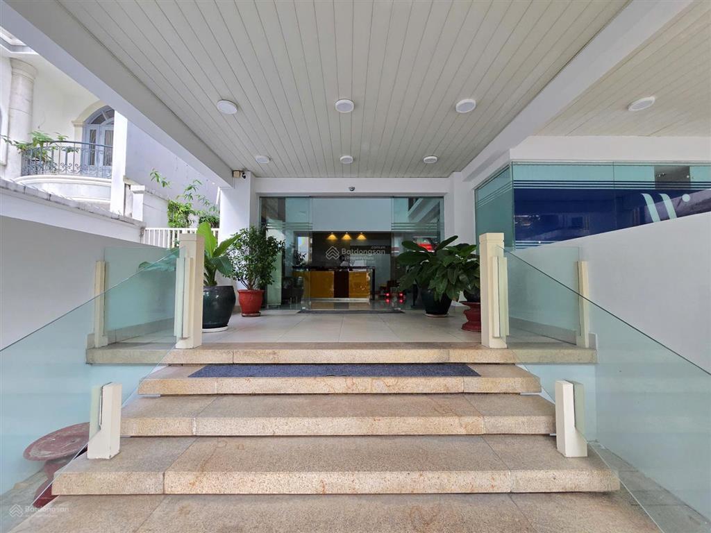 Cho thuê tòa nhà mt lê văn sỹ, phường 13. dt 10x24m. hầm  7 lầu. sàn suốt. đầy đủ hệ thống