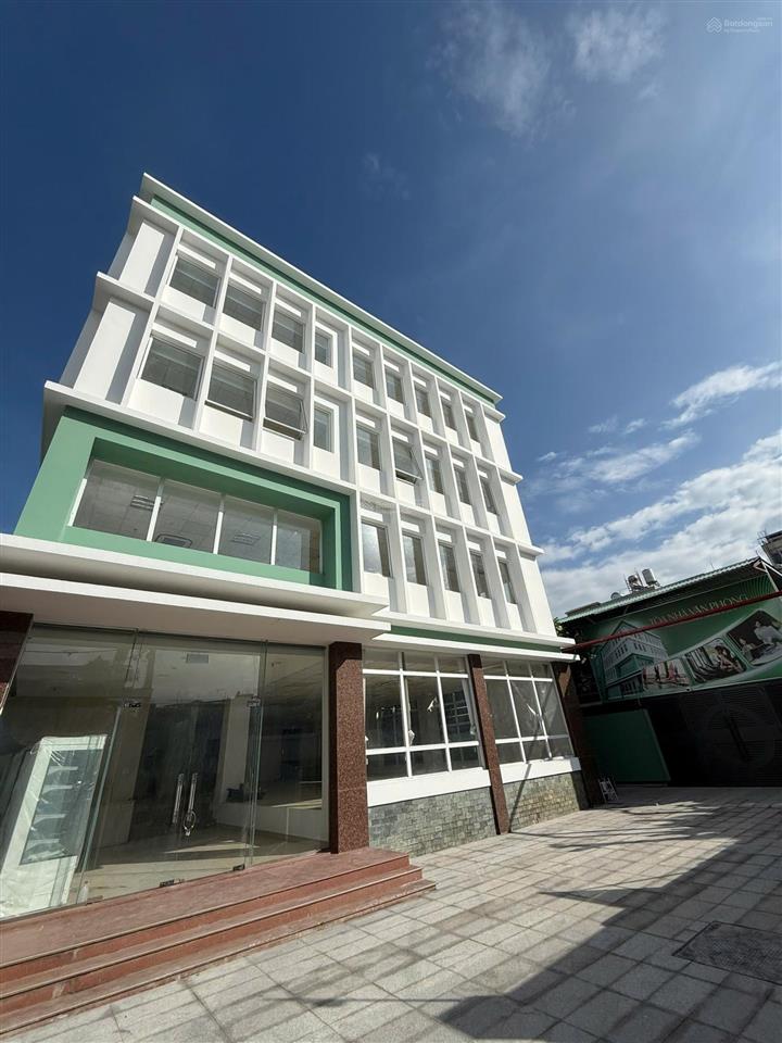 Cho thuê tòa nhà đường trường chinh, p. tân bình. dt 20x20m. 5 tầng. pccc đạt chuẩn