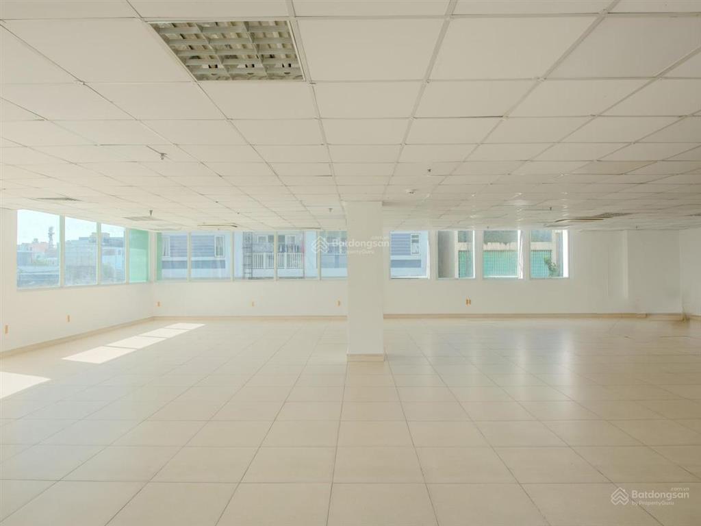 Cho thuê tòa nhà đường trường chinh, p. tân bình. dt 20x20m. 5 tầng. pccc đạt chuẩn