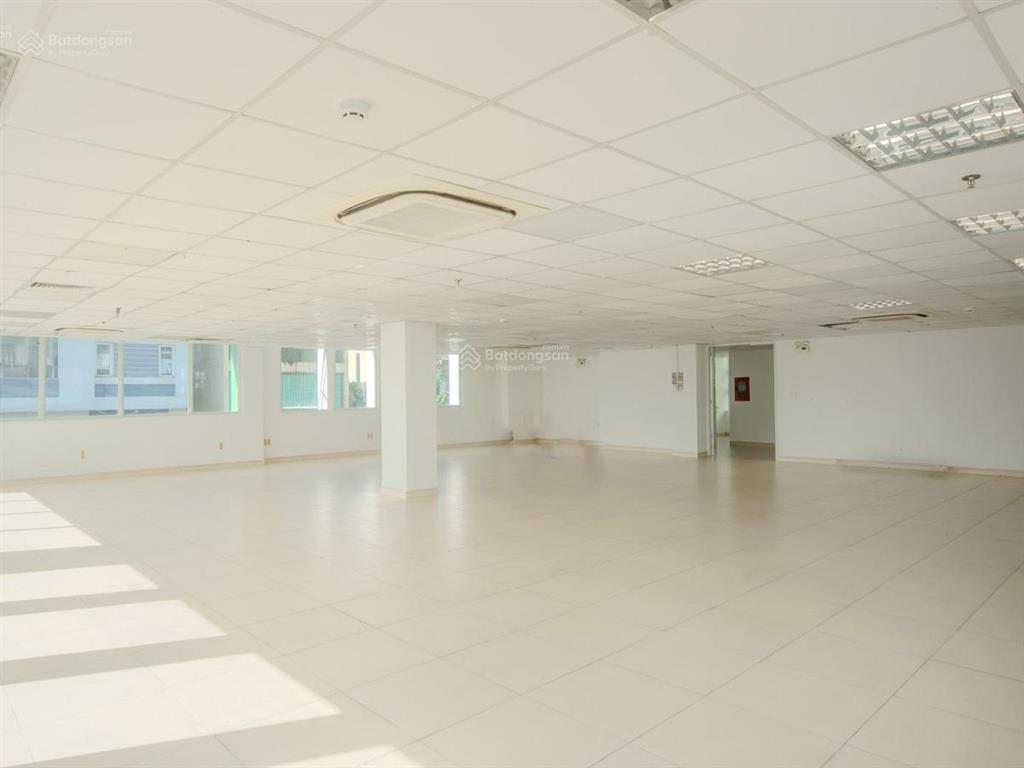 Cho thuê tòa nhà đường trường chinh, p. tân bình. dt 20x20m. 5 tầng. pccc đạt chuẩn