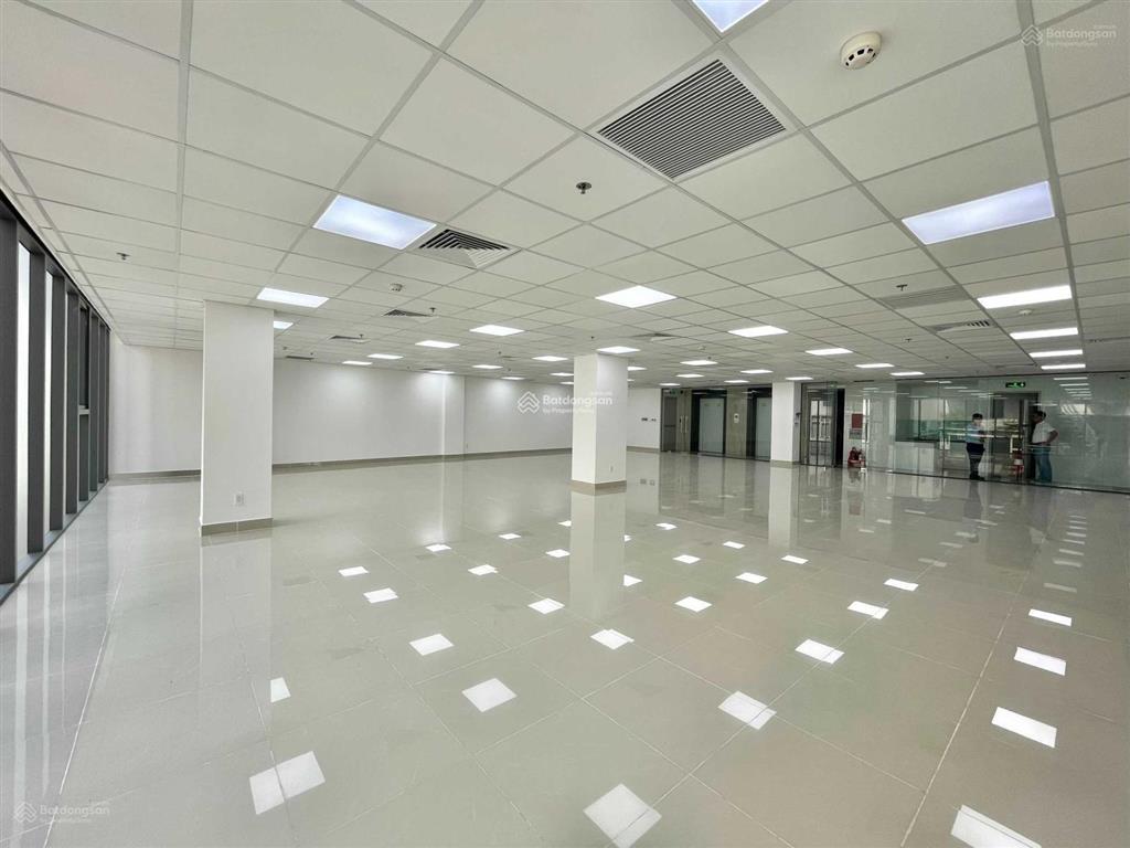 Building cho thuê đường út tịch. dtsd 1.440m2, hầm  8 tầng. ngang 12m. pccc đạt chuẩn