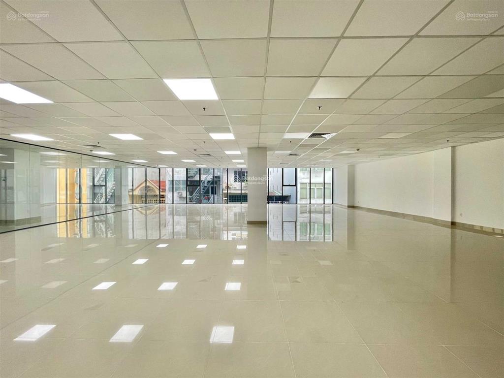 Building cho thuê đường út tịch. dtsd 1.440m2, hầm  8 tầng. ngang 12m. pccc đạt chuẩn