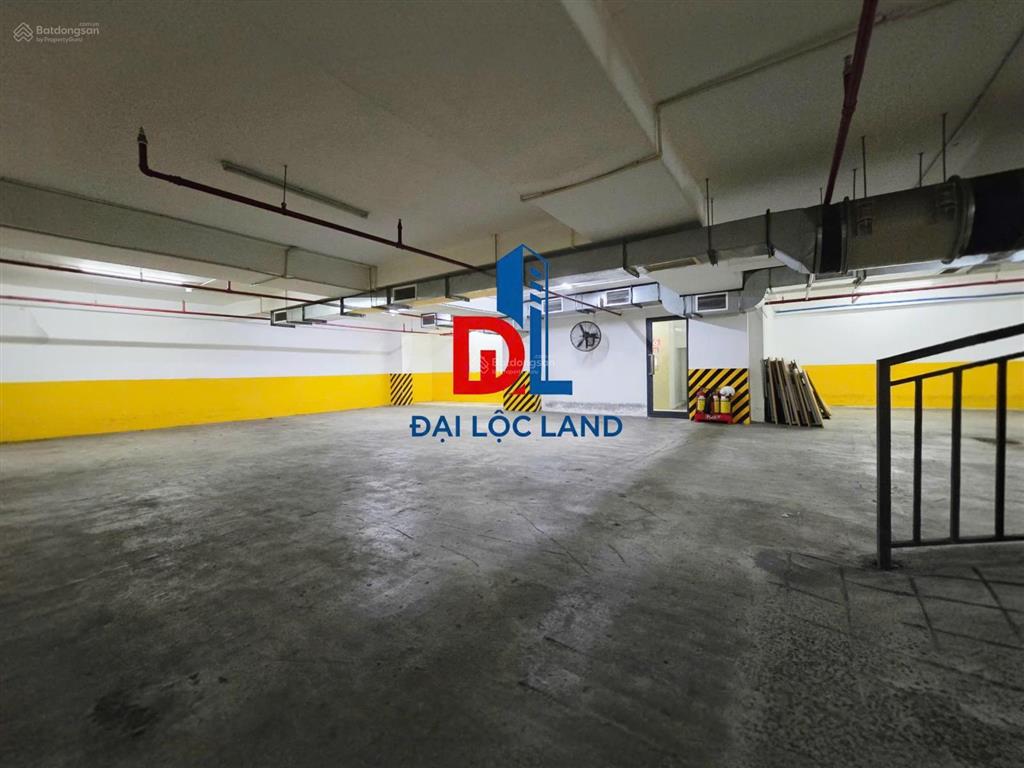 Tòa nhà văn phòng mt trường sơn, tân bình. dt 10x22m. hầm 7 tầng. full hệ thống vp. vị trí đẹp