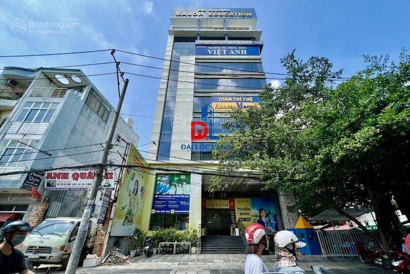 Tòa nhà văn phòng mt trường sơn, tân bình. dt 10x22m. hầm 7 tầng. full hệ thống vp. vị trí đẹp