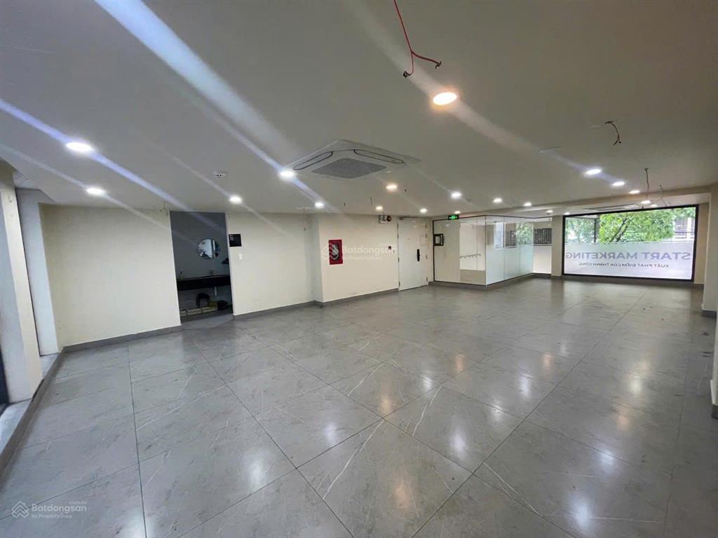 Building cho thuê đường cộng hòa. dt 8x33m. hầm 7 tầng. pccc đầy đủ. dtsd 1.200m2