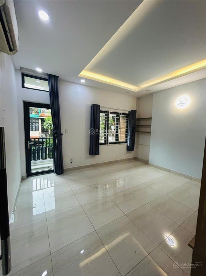 Biệt thự cho thuê đường trường chinh, phường 14. dt 9x17m. trệt 3 lầu. gara ô tô